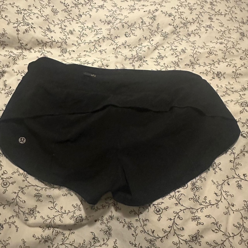 Brand new never worn size six Lululemon speed up shorts